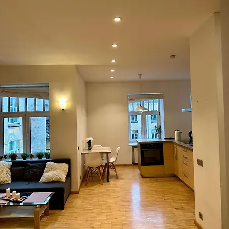 Cozy Central Apartment